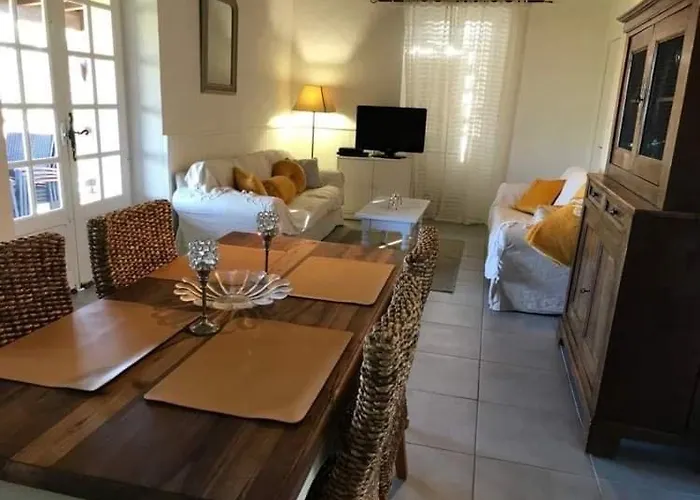 Апартаменты Le Clos Des Lilas, De Charme