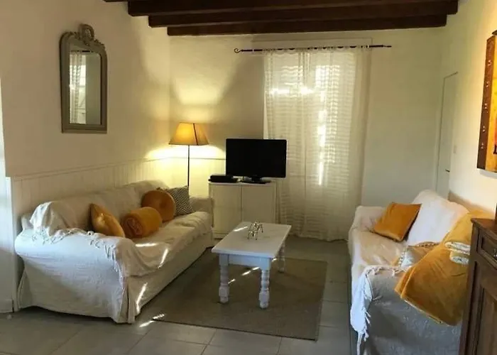 Le Clos Des Lilas, De Charme *